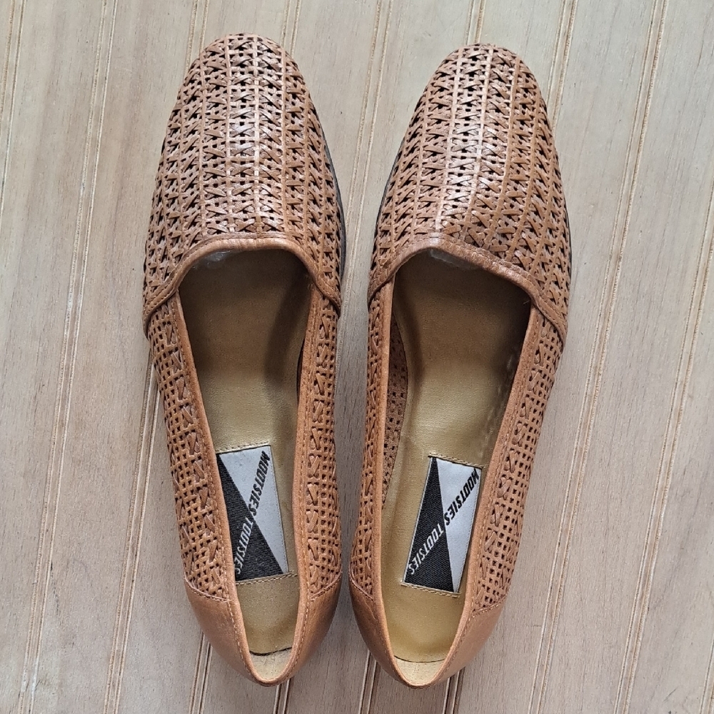 Mootsies Tootsies Brown Tan Woven Leather Loafers